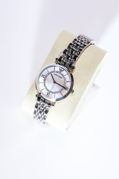 שעון יד Emporio Armani לאישה, לוח אם הפנינה עם טבעת קריסטלים